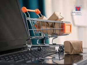 Consumidores devem continuar comprando online em 2021, aponta pesquisa